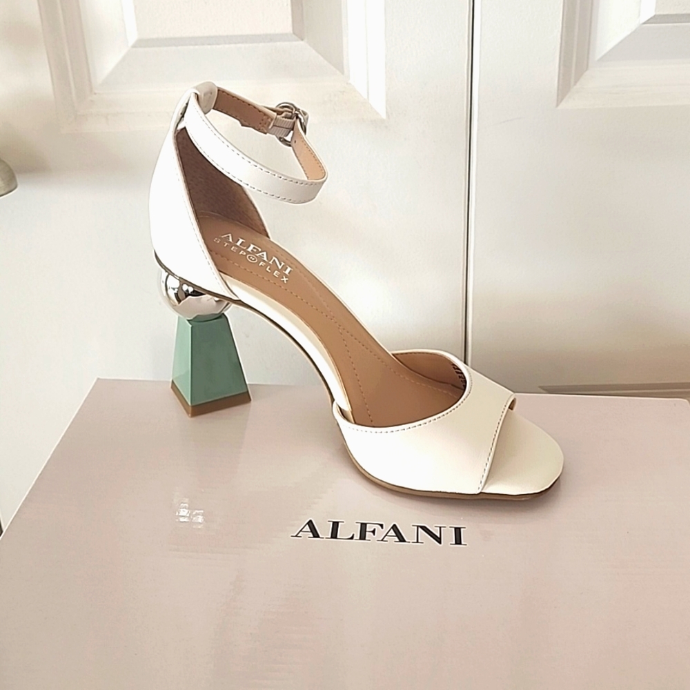 Alfani Step n Flex , size 5, white and foam